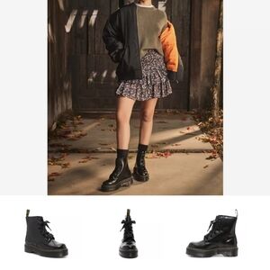 Dr. Martens Molly Lace-Up Boots Size 8